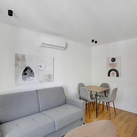 Cozy, Bright And Air-conditioned - Close To Paris