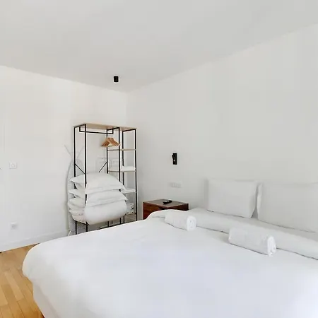 Cozy, Bright And Air-conditioned - Close To Paris