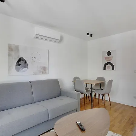 Διαμέρισμα Cozy, Bright And Air-conditioned - Close To Paris